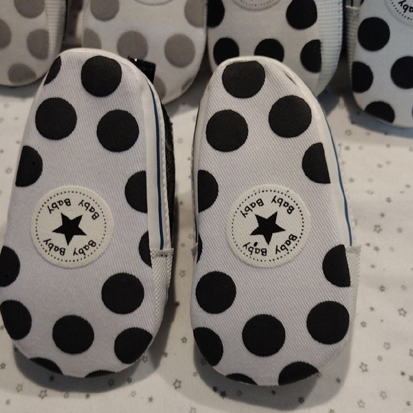 Stylish Black and Gray Kids Sneakers - Picture 10 of 10